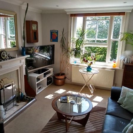 Stunning Retro Apartment In Central Брайтонн Экстерьер фото